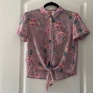 Women’s cropped top with tie in front